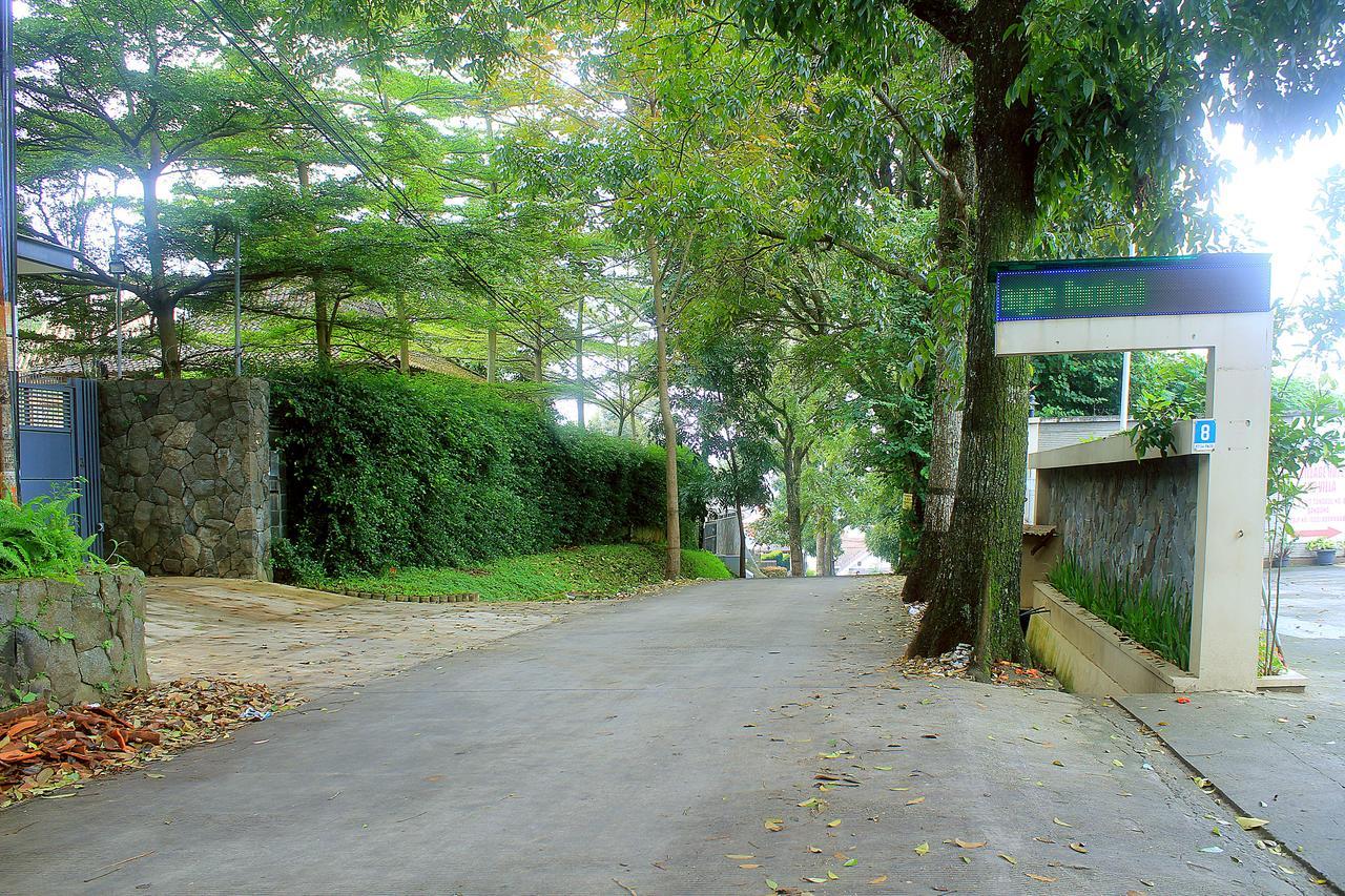 Zen Rooms Bukit Tunggul Bandung Bagian luar foto