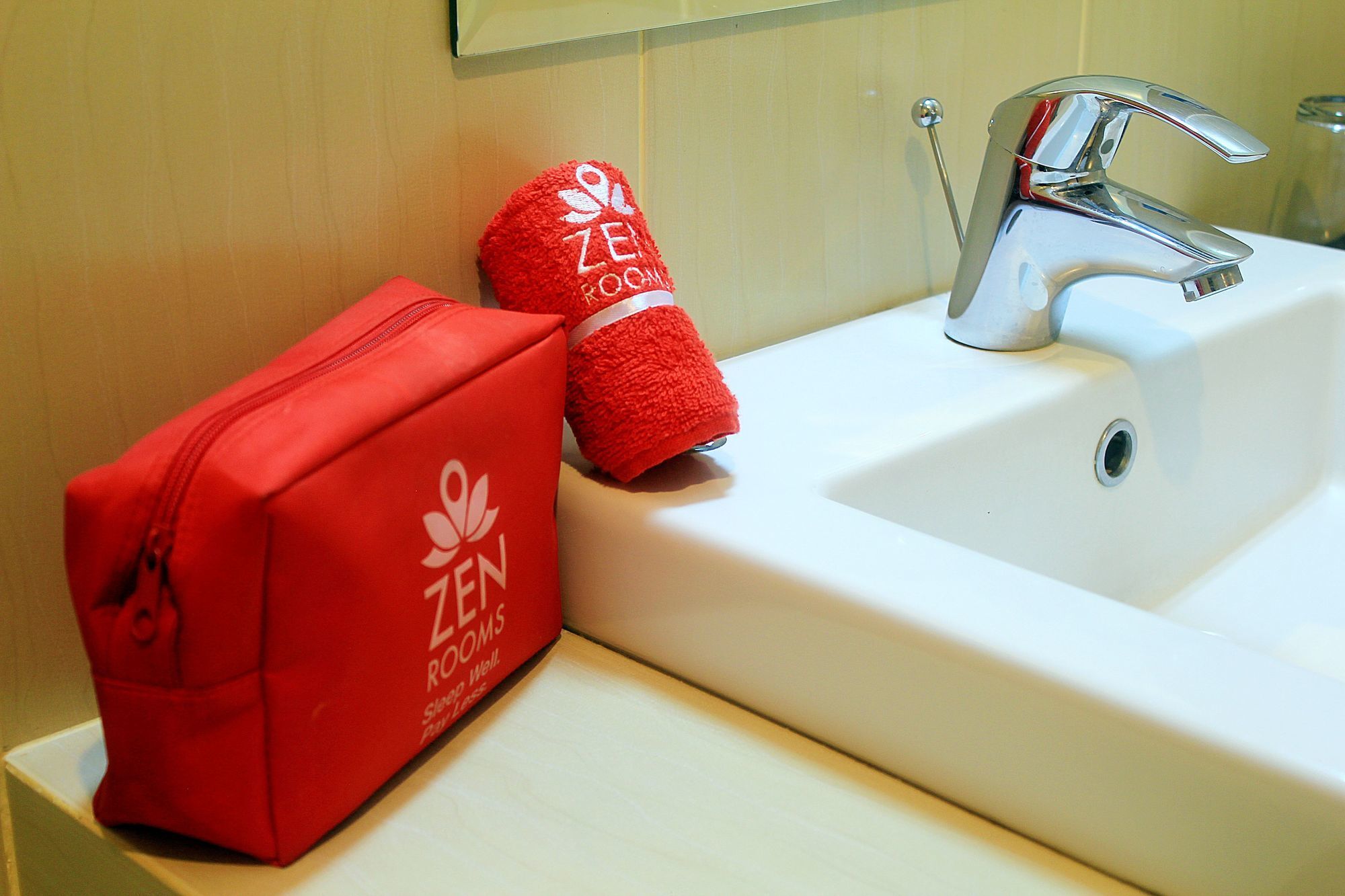 Zen Rooms Bukit Tunggul Bandung Bagian luar foto